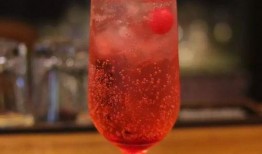 网红爆料调酒视频播放,揭秘酒吧达人秘籍！